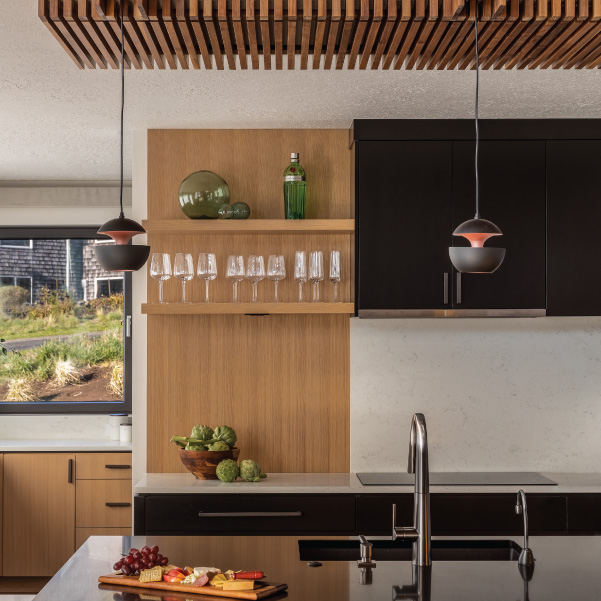 Modern kitchen of an Oregon coast home built by Mike Riddle Construction